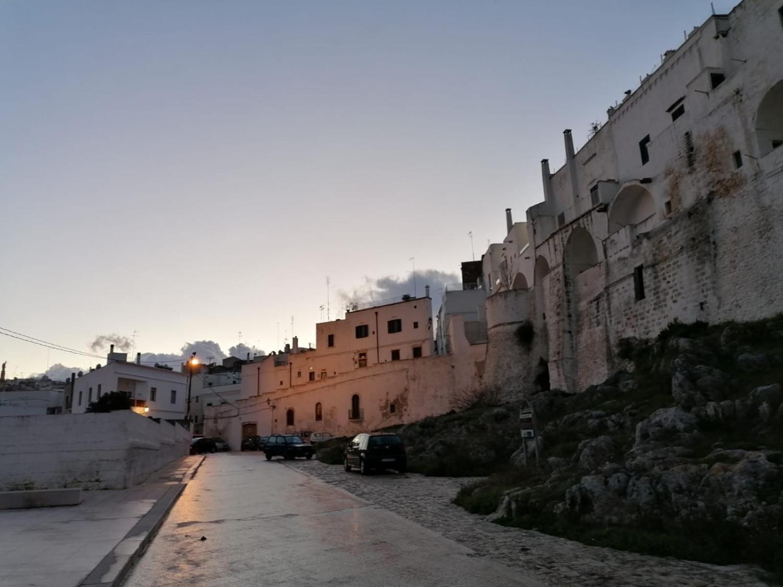 Che Vista!! Ostuni ,Sulle Bianche Mura Con Vista Mozzafiato ภายนอก รูปภาพ
